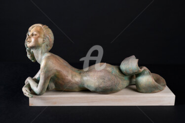 Sculptuur getiteld "Gorgonesque" door Valerie Barrault, Origineel Kunstwerk, Klei