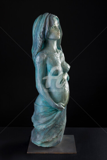 Sculpture titled "Chrysalide, porteus…" by Valerie Barrault, Original Artwork, Terra cotta
