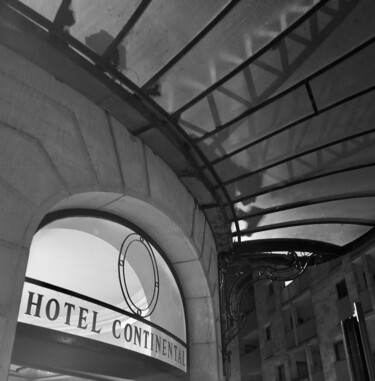Photographie intitulée "L'Hôtel Continental" par Valérie Perlein, Œuvre d'art originale, Photographie numérique