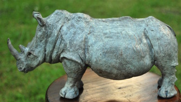 Sculpture intitulée "rhinocéros" par Valérie Zahonero, Œuvre d'art originale, Céramique