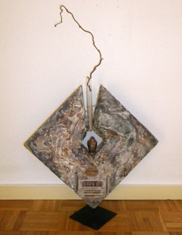 Sculpture titled "Sakyong" by Valérie Domenjoz, Original Artwork, Mixed Media