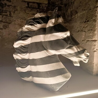 Sculpture titled "Essere o apparire" by Valerio Saltarelli Savi, Original Artwork, Plaster