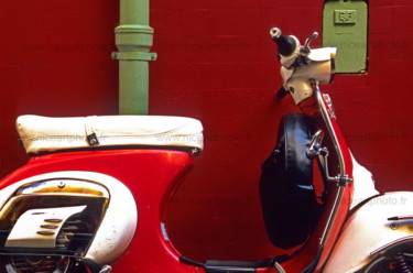 Photography titled "Vespa" by Valery Trillaud, Original Artwork, Non Manipulated Photography