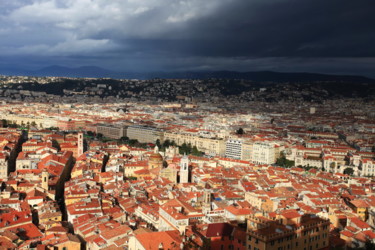 Photographie intitulée "Les toits de Nice." par Valery Trillaud, Œuvre d'art originale