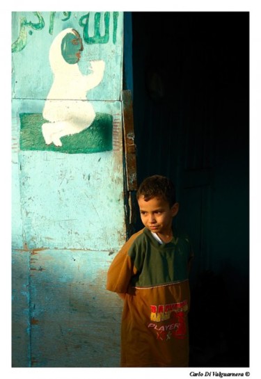 Photographie intitulée "bambino" par Carlo Di Valguarnera, Œuvre d'art originale