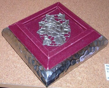 Artesanato intitulada "A caixa pequena" por Vanda Estriga, Obras de arte originais