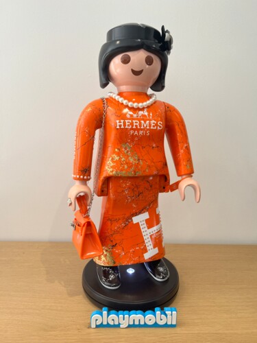 Sculpture titled "PLAYMOBIL XXL LOVE…" by Vanessa Fodera, Original Artwork, Collages