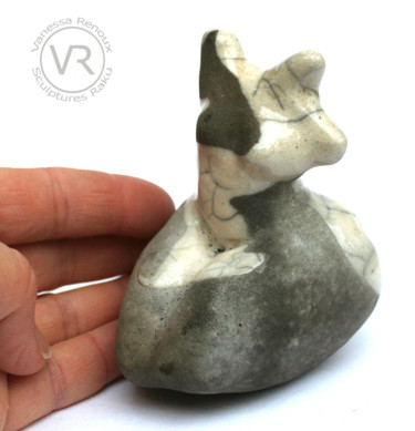 Skulptur mit dem Titel "Déesse assise en ra…" von Vanessa Renoux, Original-Kunstwerk, Keramik