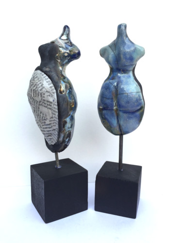 Sculpture titled "Déesses raku au ven…" by Vanessa Renoux, Original Artwork, Ceramics