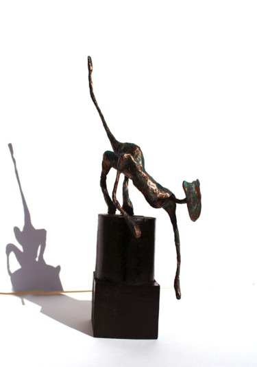 Sculpture titled "Chat en papier pati…" by Vanessa Renoux, Original Artwork, Wood