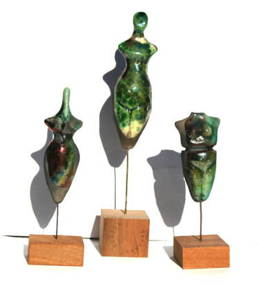 Sculpture titled "Déesse, vénus, en r…" by Vanessa Renoux, Original Artwork, Ceramics