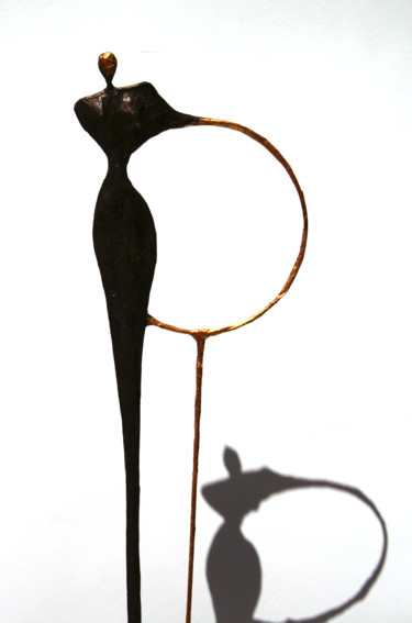 Escultura intitulada "Grande femme géomét…" por Vanessa Renoux, Obras de arte originais, Papel