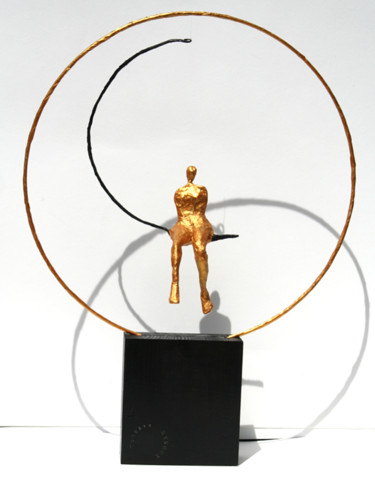Sculptuur getiteld "Balançoire à la fem…" door Vanessa Renoux, Origineel Kunstwerk, Hout