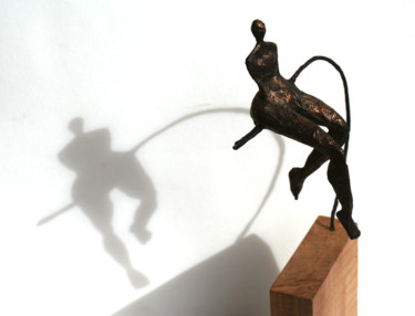 Скульптура под названием "Sculpture de femme…" - Vanessa Renoux, Подлинное произведение искусства, Бумага