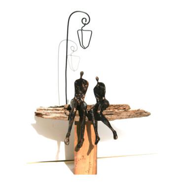 Sculpture intitulée "Couple sur un pont…" par Vanessa Renoux, Œuvre d'art originale, Bois