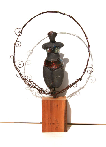 Scultura intitolato "Sculpture en raku,…" da Vanessa Renoux, Opera d'arte originale, Ceramica