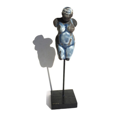 Vénus en céramique raku bleu inspirée de Willendorf Sculpture intitulée "Vénus en céramique…" par Vanessa Renoux, Œuvre d'art originale, Céramique