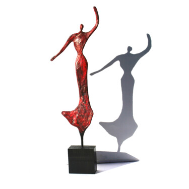 Escultura intitulada "Danseuse rouge, scu…" por Vanessa Renoux, Obras de arte originais, Papel