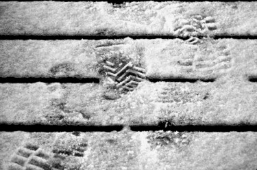 Fotografia zatytułowany „Footprints in the s…” autorstwa Vanja Rosenthal, Oryginalna praca, Fotografia cyfrowa