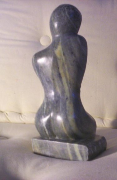 Sculpture intitulée "femme assise" par Marie Claire Van Raes, Œuvre d'art originale