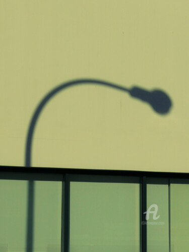 Фотография под названием "Curious street light" - Vedesty, Подлинное произведение искусства, Цифровая фотография