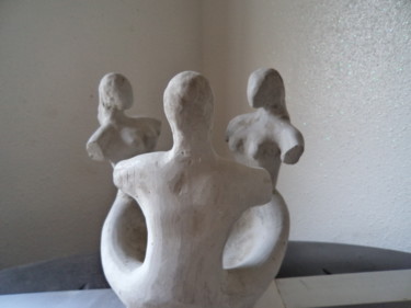 Skulptur mit dem Titel "Trio" von Vegetokine, Original-Kunstwerk, Keramik