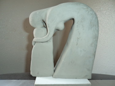 Skulptur mit dem Titel "Maternité" von Vegetokine, Original-Kunstwerk, Keramik