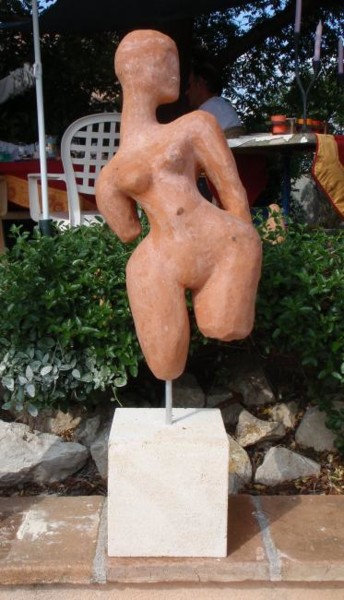 Sculpture intitulée "“ Venus résiliente…" par Gérard Verger, Œuvre d'art originale, Coulage