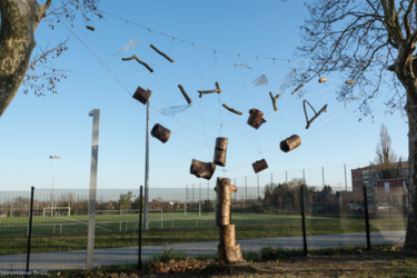 Sculpture intitulée "Et il devint oiseau…" par Véronique Brill, Œuvre d'art originale, Installation d'art