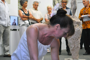 Installation intitulée "Performance Les cen…" par Véronique Brill, Œuvre d'art originale