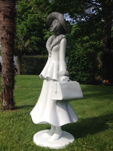 Скульптура под названием "Célestine 1/1.jpg" - Véronique Clanet, Подлинное произведение искусства, Смола