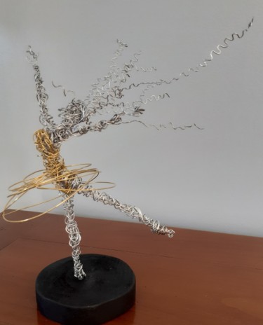 Sculpture titled "Danseuse fée Ambre" by Véronique Degabriel, Original Artwork, Wire