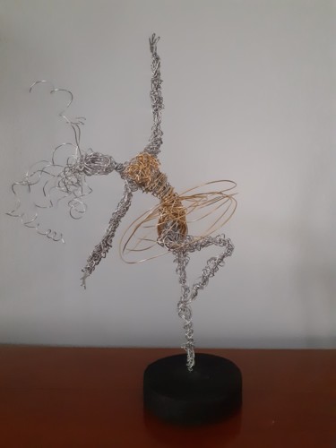 Skulptur mit dem Titel "Danseuse fée Anna" von Véronique Degabriel, Original-Kunstwerk, Draht