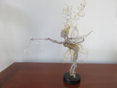 Skulptur mit dem Titel "Danseuse fée Lyna,…" von Véronique Degabriel, Original-Kunstwerk, Edelstahl