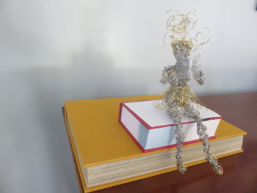 Skulptur mit dem Titel "Fée Olivia # wire f…" von Véronique Degabriel, Original-Kunstwerk, Edelstahl