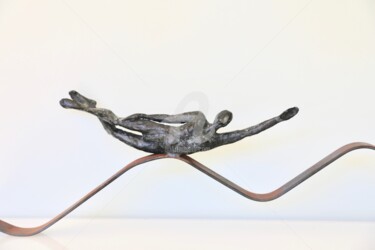 Sculpture titled "nager nager nager..…" by Veronique Lonchamp, Original Artwork, Bronze