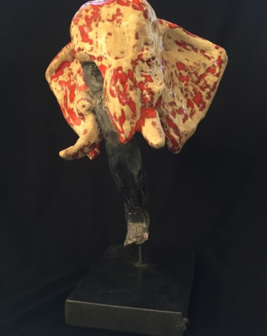 Sculpture intitulée "Tête d'éléphant" par Véronique Richard, Œuvre d'art originale, Terre cuite