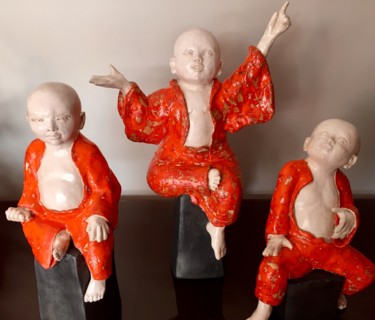 Sculpture intitulée "3 petits moines" par Véronique Richard, Œuvre d'art originale, Terre cuite
