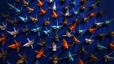 Fotografia intitulada "Origami Extinction…" por Vethan Sautour, Obras de arte originais, Fotografia digital Montado em Paine…
