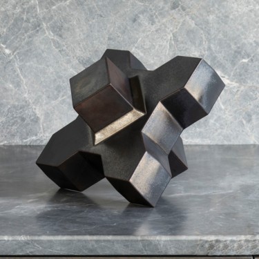 Skulptur mit dem Titel "Cadzand - black" von Vicky Courtens, Original-Kunstwerk, Keramik