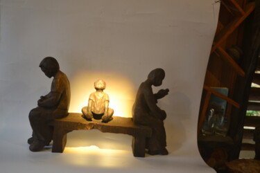 Скульптура под названием "Family" - Victor Nguyen, Подлинное произведение искусства, Дерево