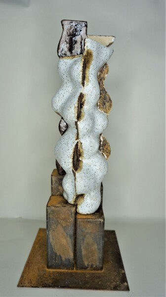 Sculpture titled "Offset" by Victor Prodanchuk, Original Artwork, Clay