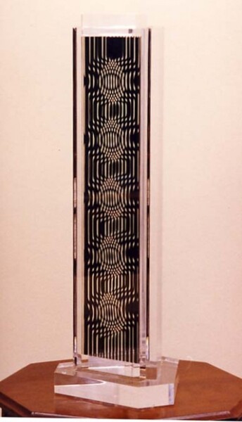 제목이 "Vasarely-Holld scul…"인 조형물 Victor Vasarely로, 원작