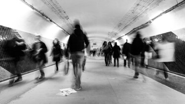 Photographie intitulée "Couloir de métro 07" par Victor García, Œuvre d'art originale
