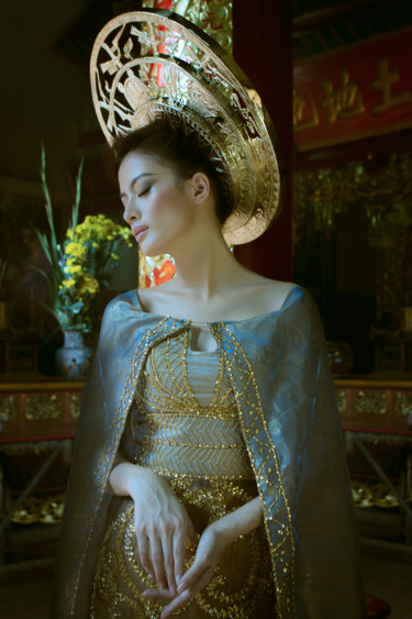 Fotografia intitolato "The Golden Imprint I" da Viet Ha Tran, Opera d'arte originale, Fotografia manipolata