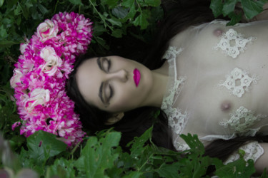 Photographie intitulée "Dreams of Ophelia" par Viet Ha Tran, Œuvre d'art originale, Photographie manipulée