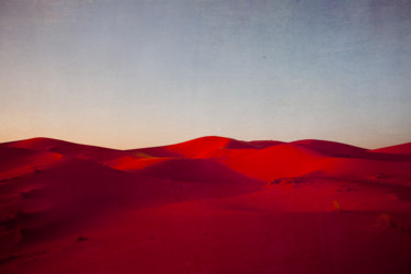 Fotografia zatytułowany „Sunset on the Sahara” autorstwa Viet Ha Tran, Oryginalna praca, Manipulowana fotografia
