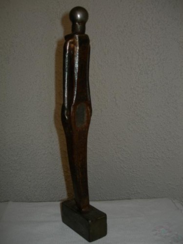 Skulptur mit dem Titel "FEMME MASSAÏ" von Gerard Lami, Original-Kunstwerk