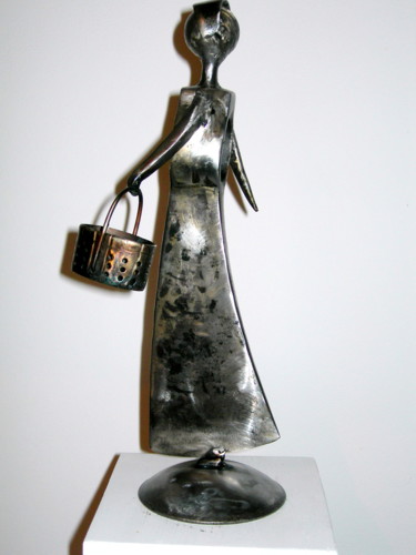 Sculpture intitulée "la-femme-comtadine-…" par Gerard Lami, Œuvre d'art originale, Métaux