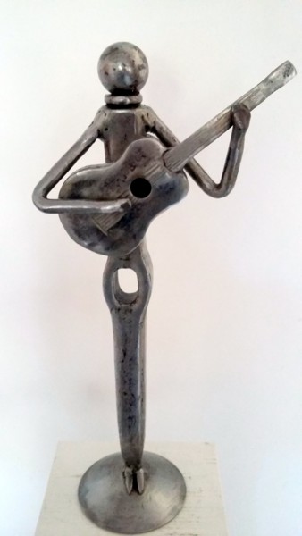 Sculpture titled "GUITARE DANS LE JAZ…" by Gerard Lami, Original Artwork, Metals